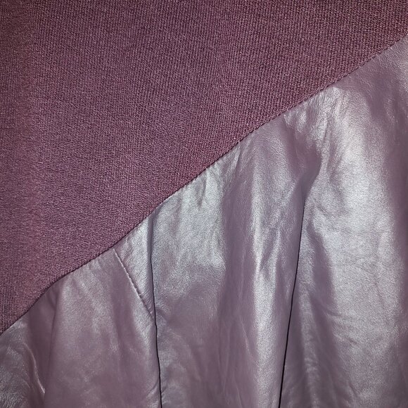 WOMEN'S 2X "DONNA LEPURE" RAISIN/GRAPE COLORED FABRIC & LEATHER DIAGONAL SKIRT - Picture 2 of 7